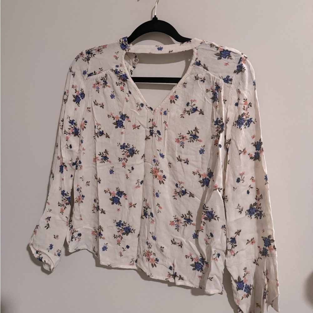 American Eagle white long sleeve floral blouse
